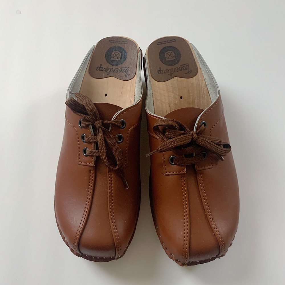 Audubon Brown Pull-up Swedish Clogs